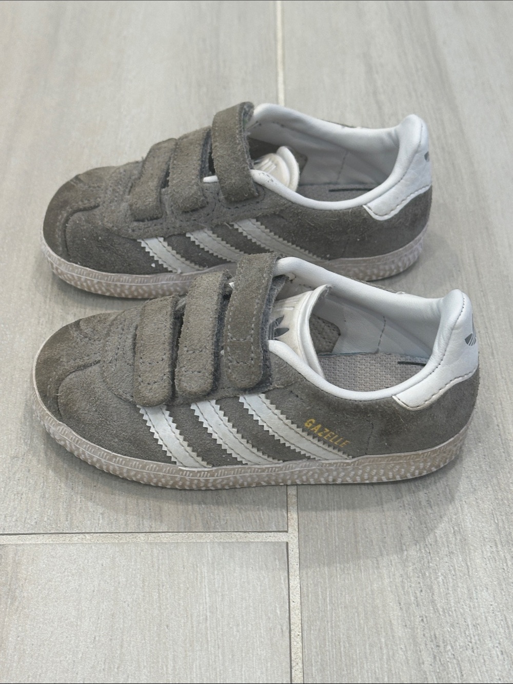 adidas Gazelle Toddler Size 8 Kids Gray Suede Velcro Sneakers with White Stripes